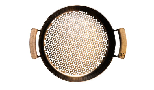 Cast-A-Way Carbon Pioneer Grill Pan Built for Better Outdoor Cooking